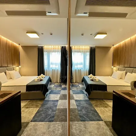 Hotel Lumiere Pool &