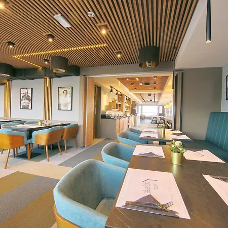 Hotel Lumiere Pool &