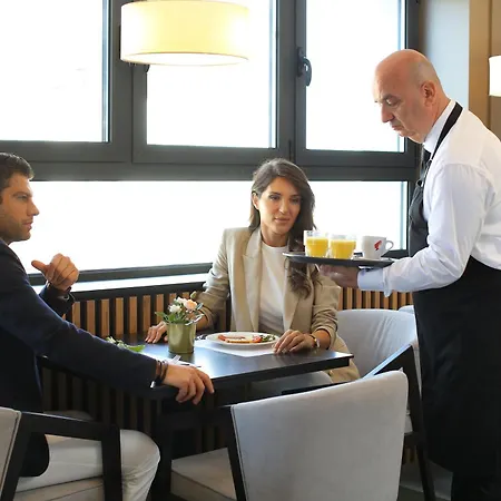 Lumiere Pool & Szálloda 4*