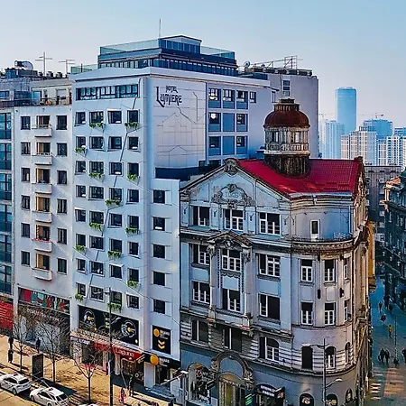 Lumiere Pool & Szálloda