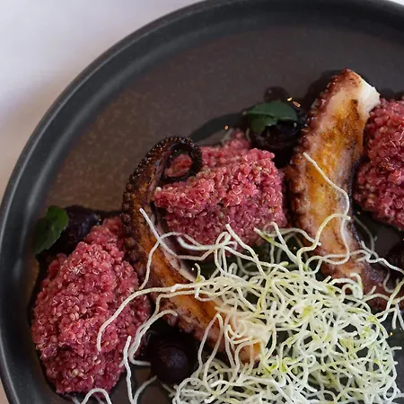 Lumiere Pool & Hotel 4*