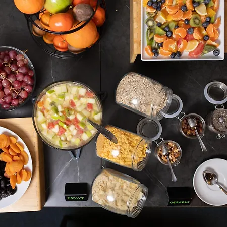 Lumiere Pool & Belgrade