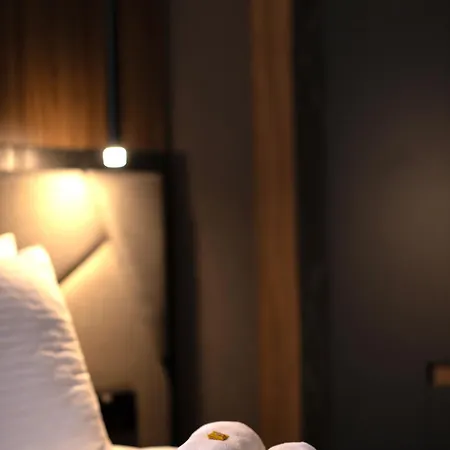 Lumiere 4*