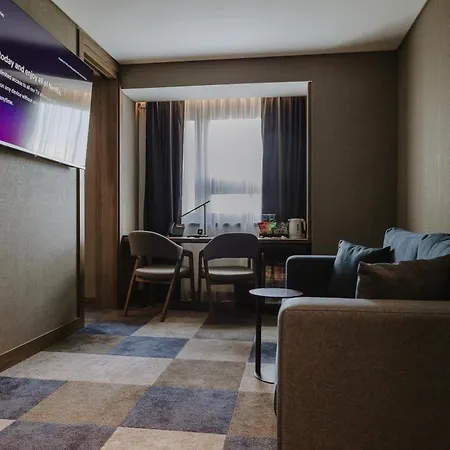 Lumiere Pool & Szálloda