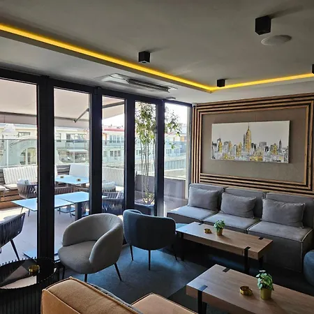 Lumiere Pool & Szálloda