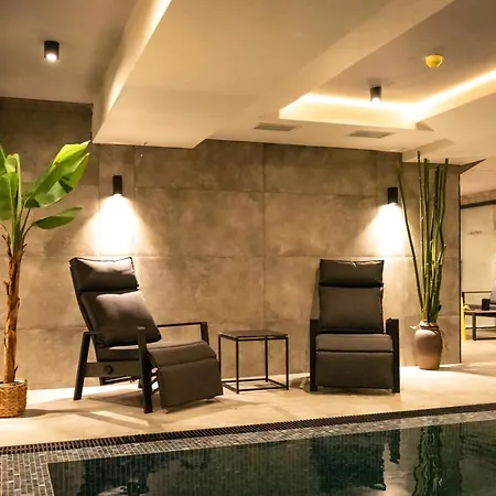 Lumiere Pool & Hotel