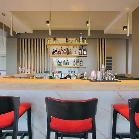 Hotel Lumiere Pool & 4*