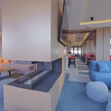 Lumiere Pool & Hotel