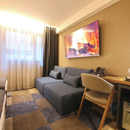 Hotel Lumiere Pool & Belgrade