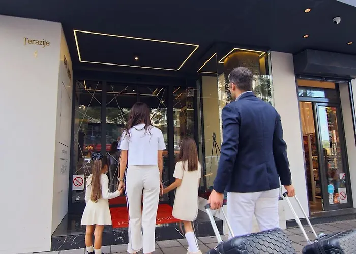 Hotel Lumiere Pool & Belgrado