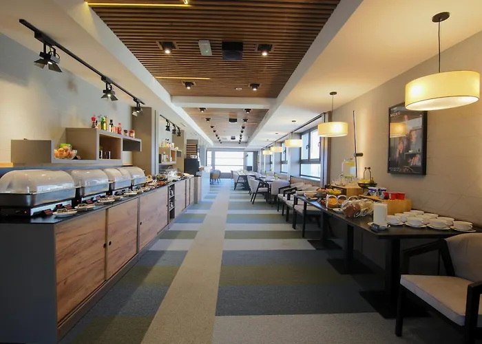 Lumiere Pool & Belgrado