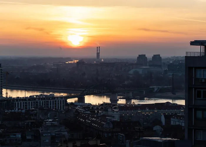 Lumiere Pool & Belgrado