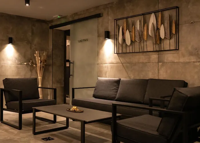 Lumiere Pool & Hotel