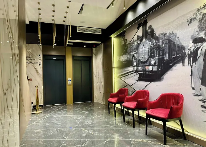 Lumiere Pool & 4* Белград