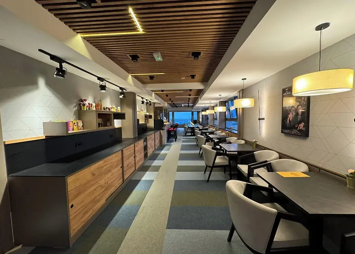 Lumiere Pool & Отель 4*