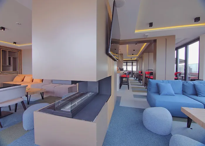 Lumiere Pool & Hotel