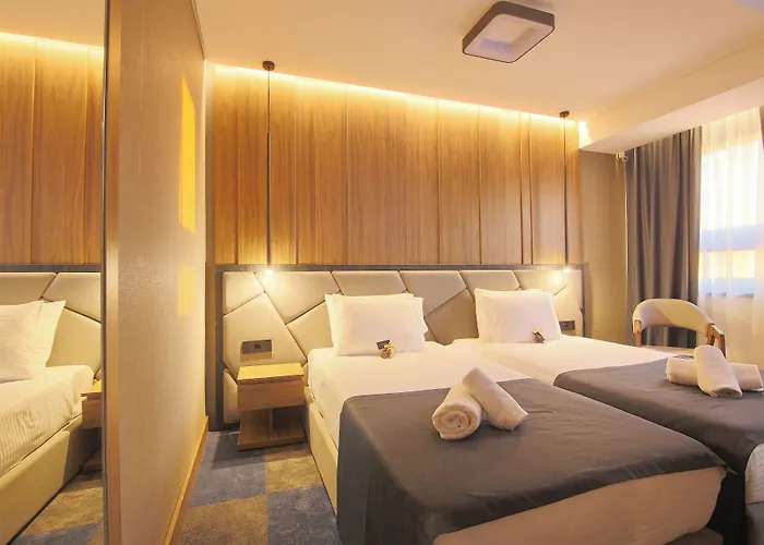 Hotel Lumiere Pool & 4*