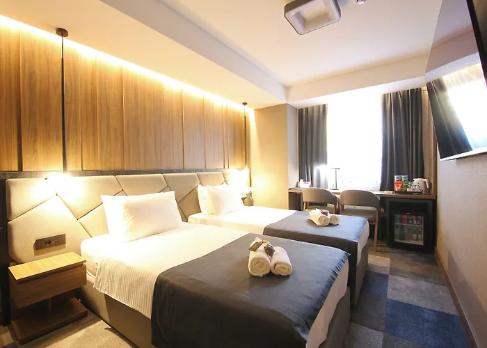 Lumiere Pool & Hotel